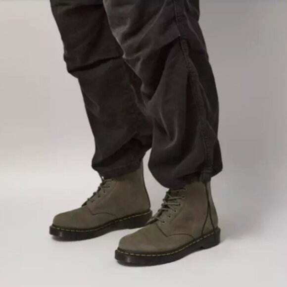 DR. MARTENS 1460 PASCAL MILLED NUBUCK LEATHER BOOTS MSRP$190 COMFY & TIMELESS
